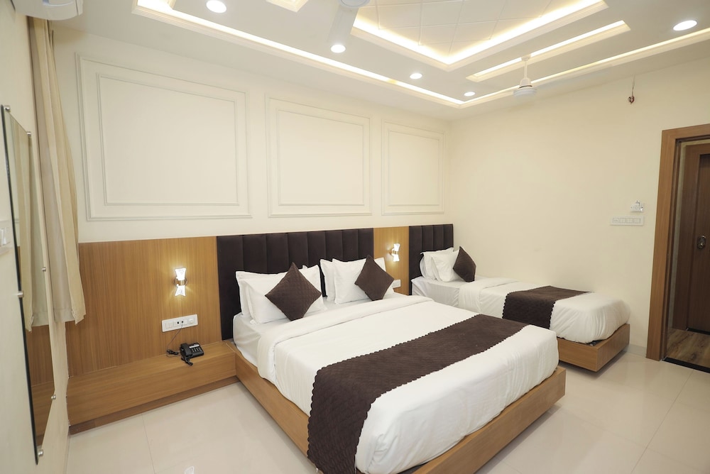 Hotel Neha Palace