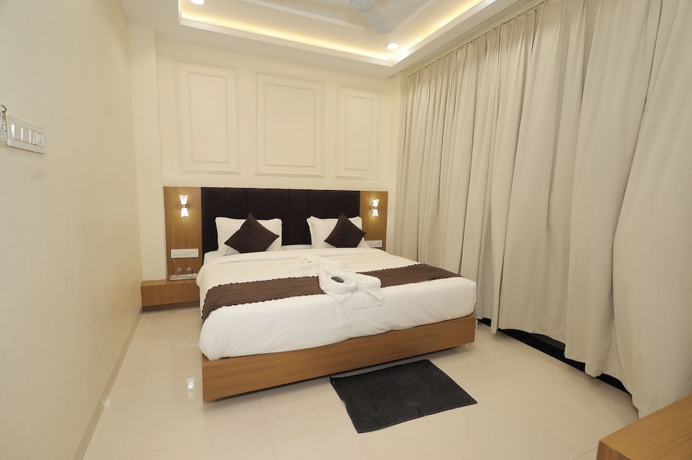 Hotel Neha Palace