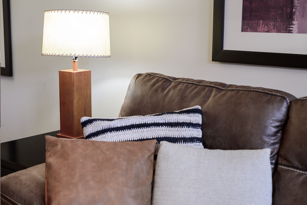 Founders Pointe 1 bedroom Condo by RedAwning