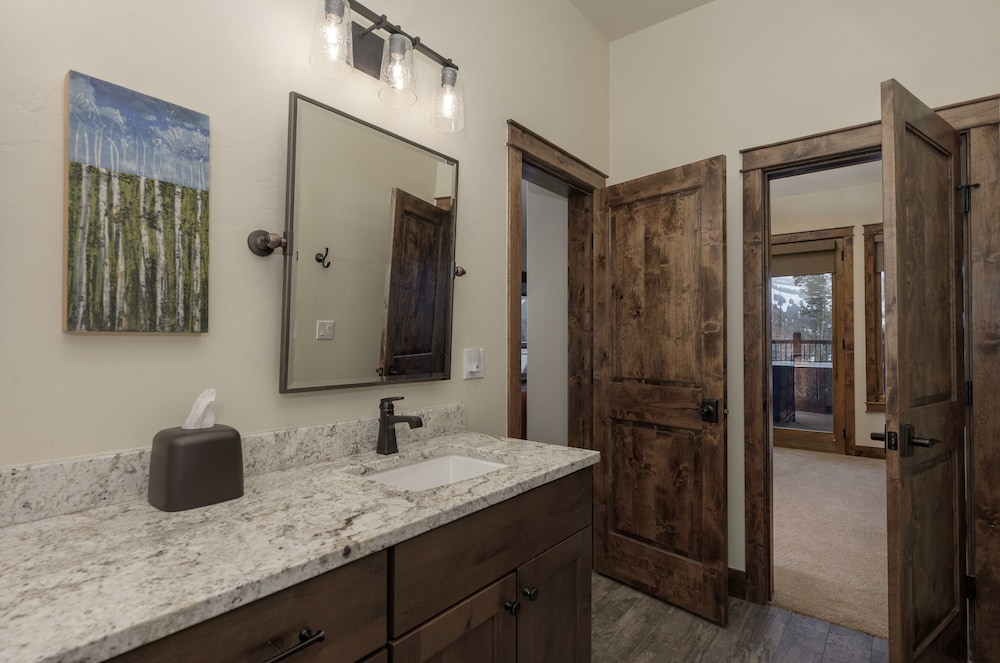 Summit Place At Lakota 4 Bedroom Townhouse by RedAwning - Property Image 18