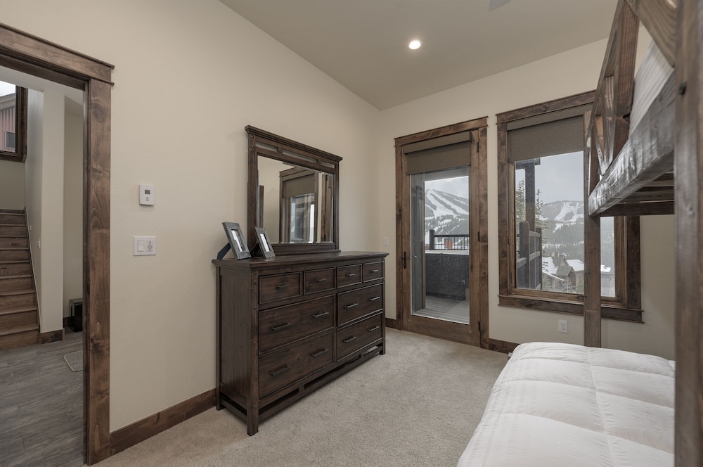 Summit Place At Lakota 4 Bedroom Townhouse by RedAwning - Property Image 35