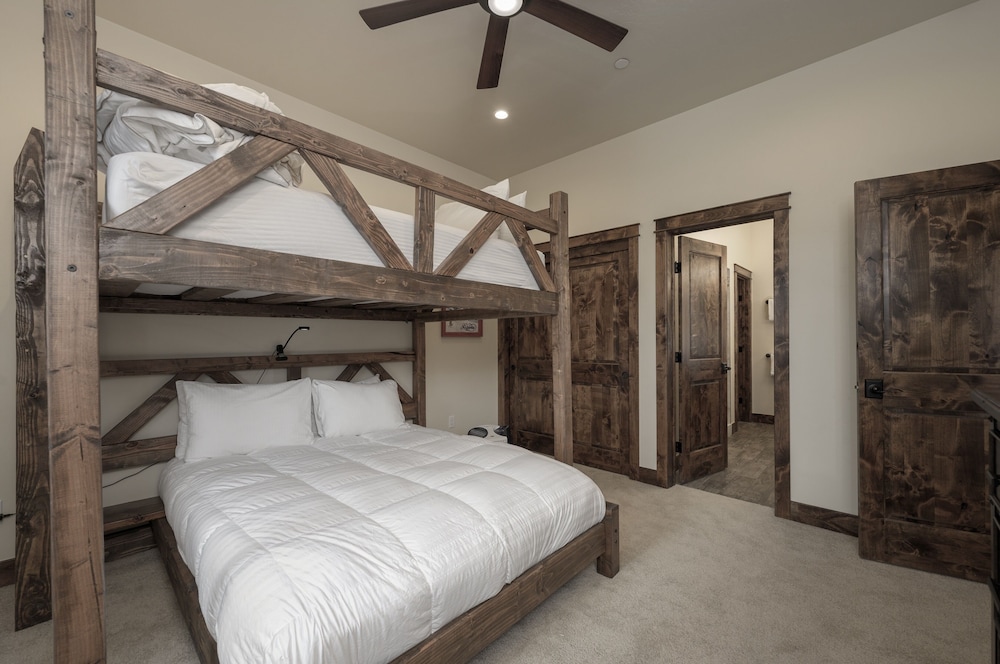 Summit Place At Lakota 4 Bedroom Townhouse by RedAwning - Property Image 32