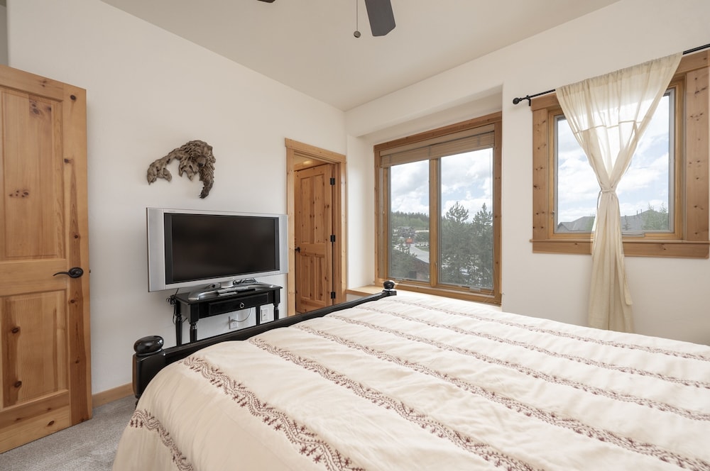 Willows Way 106 3 Bedroom Townhouse by RedAwning view 5