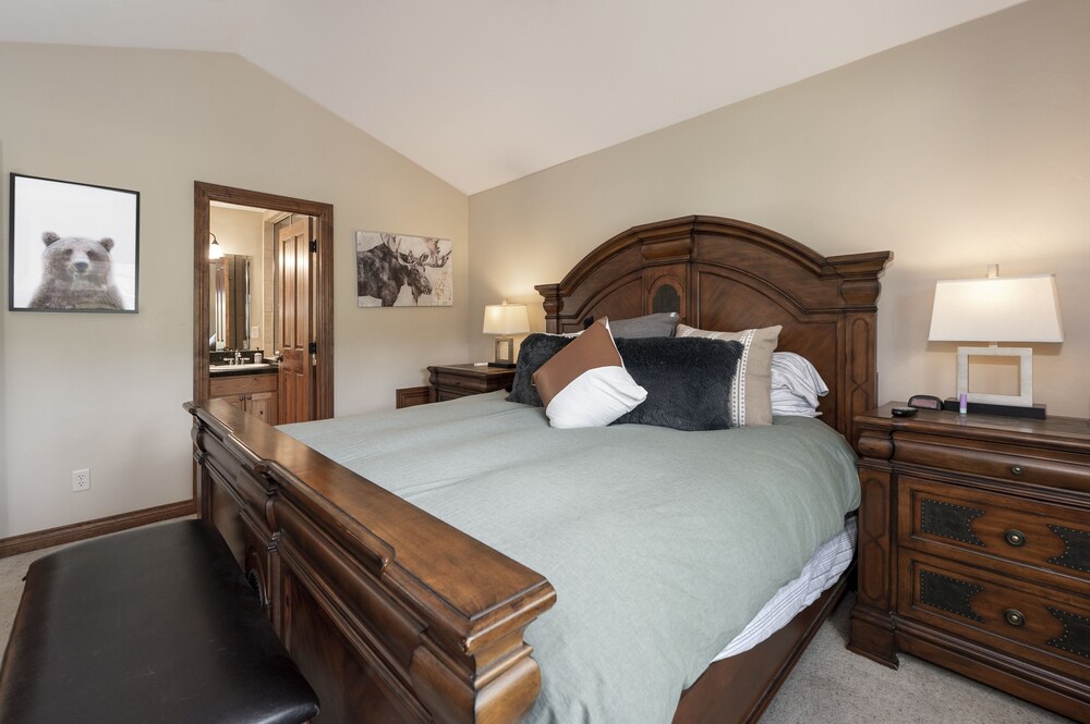 Telemark 4 Bedroom Townhouse by RedAwning view 3