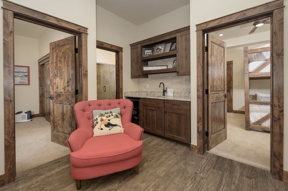 Summit Place At Lakota 4 Bedroom Townhouse by RedAwning - Property Image 37