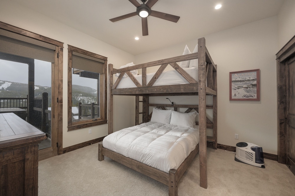 Summit Place At Lakota 4 Bedroom Townhouse by RedAwning - Property Image 33