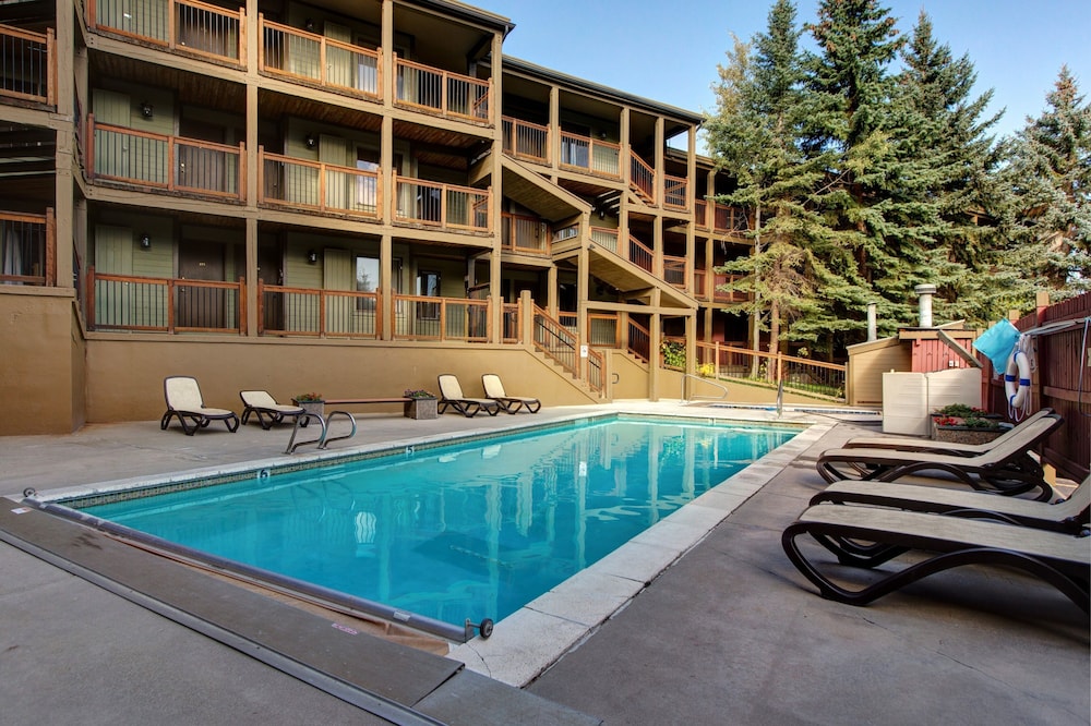 Snowcrest 216 1 Bedroom Condo
