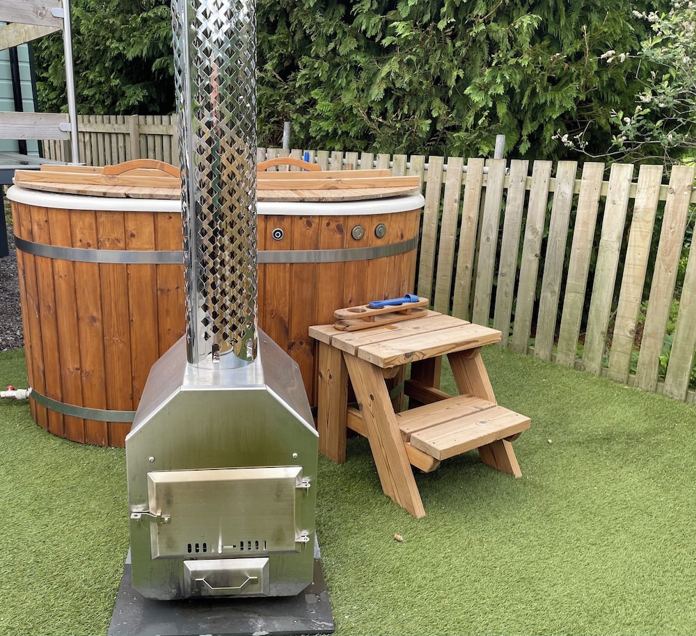 Erw Glas Glamping and Camping view 5