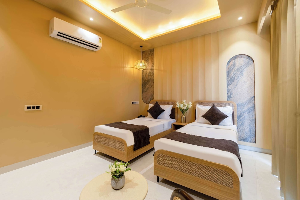 Saltstayz Premier - Sector 50 & Golf Course Ext Road