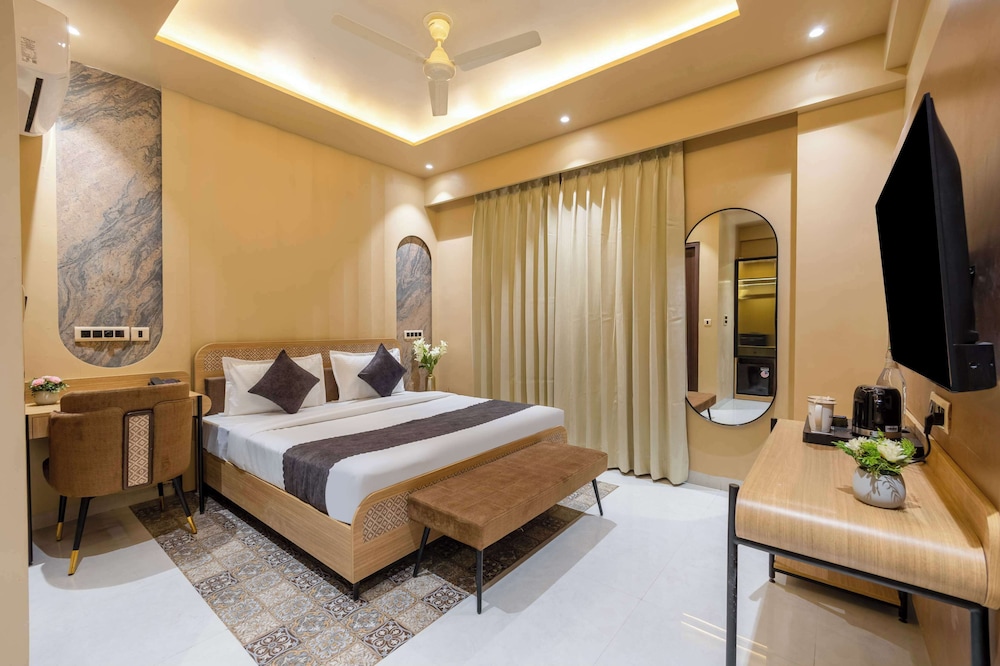 Saltstayz Premier - Sector 50 & Golf Course Ext Road