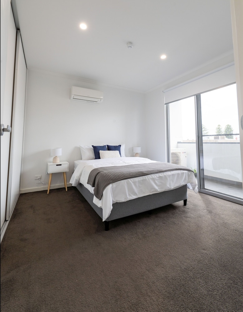 Prospect Apartments - Luxury Accommodation Near City view 3