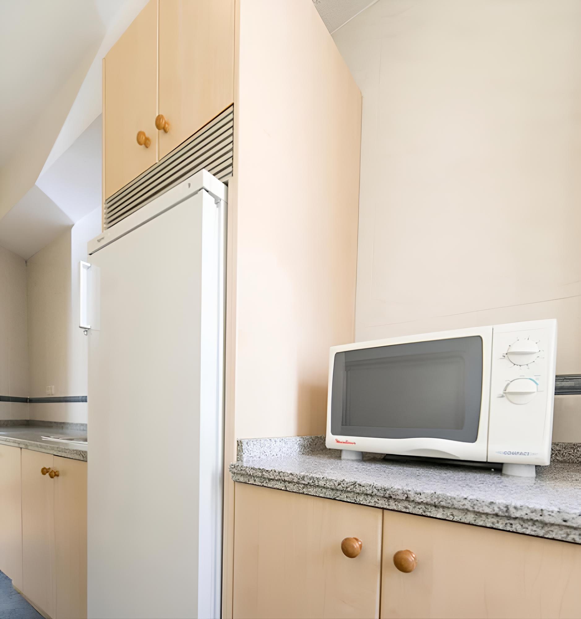 Ensuite Rooms for Women Only - LEON photo 5