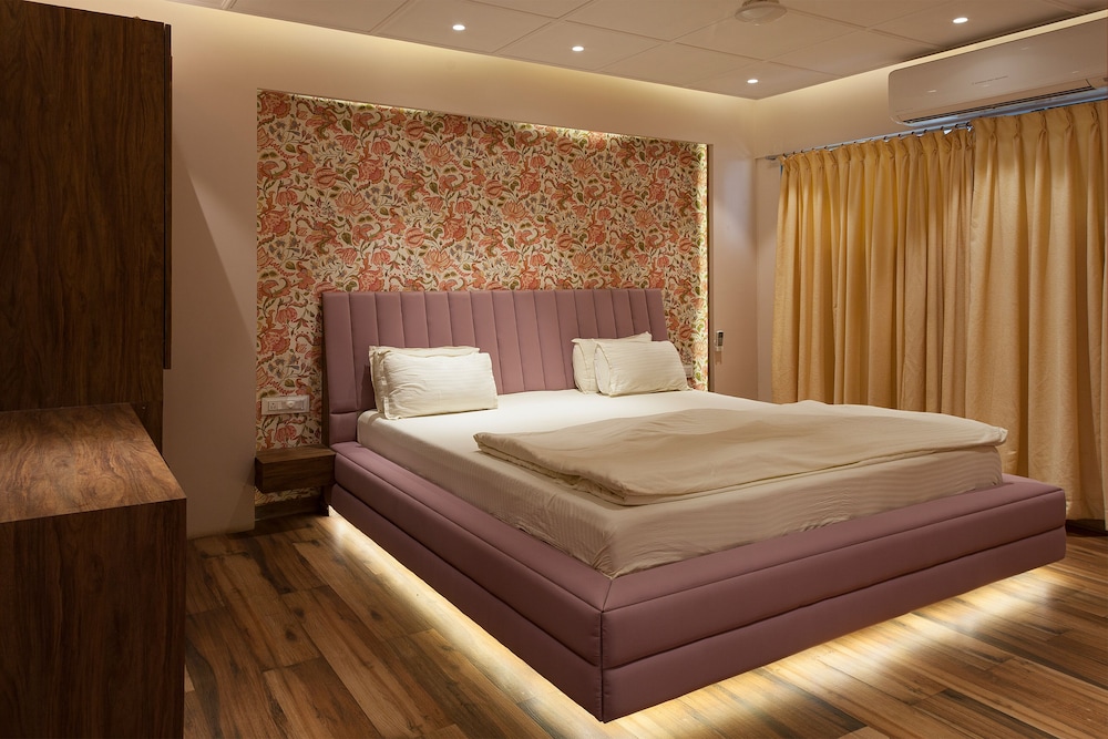 Red Door Villa by Shiloh Stays Igatpuri
