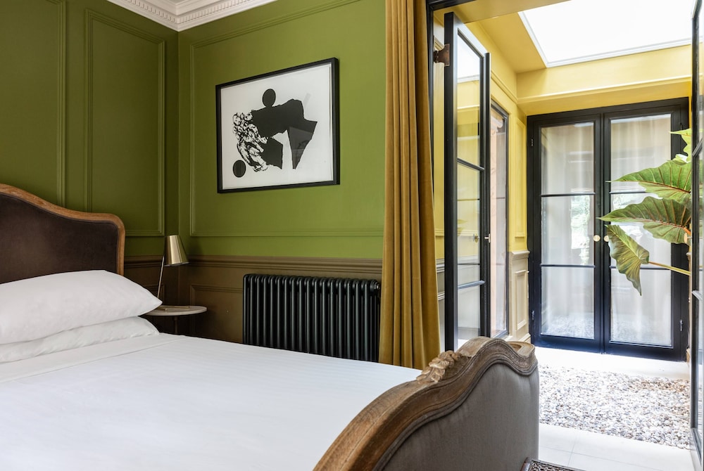 Penywern Road IV by Onefinestay