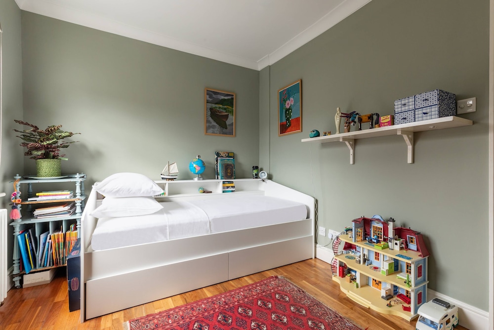 Poplar Grove II by Onefinestay