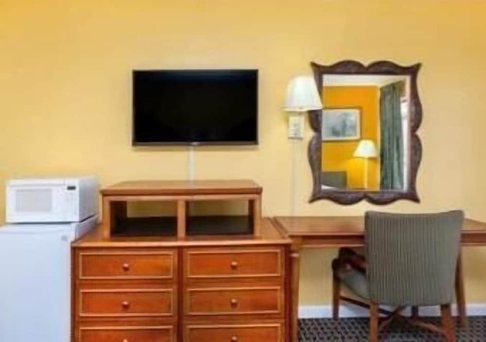 Days Inn by Wyndham Jacksonville, photo 14