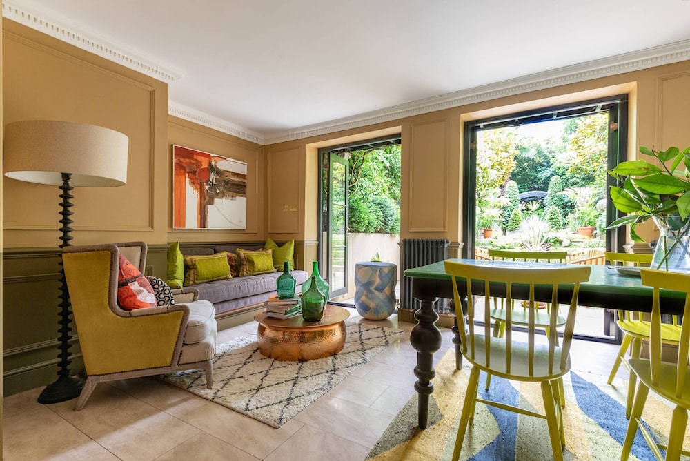 Penywern Road IV by Onefinestay