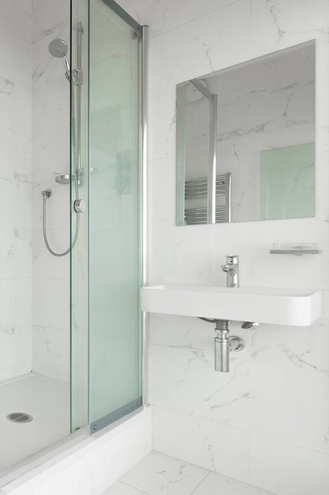 Egerton Gardens IX by Onefinestay