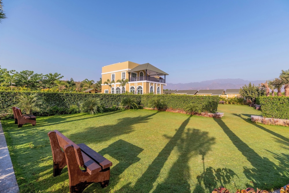 Merriment Luxury Resort & Private Pool Villa, Abu Road