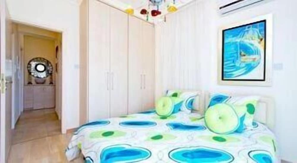 Amadora Luxury Villas