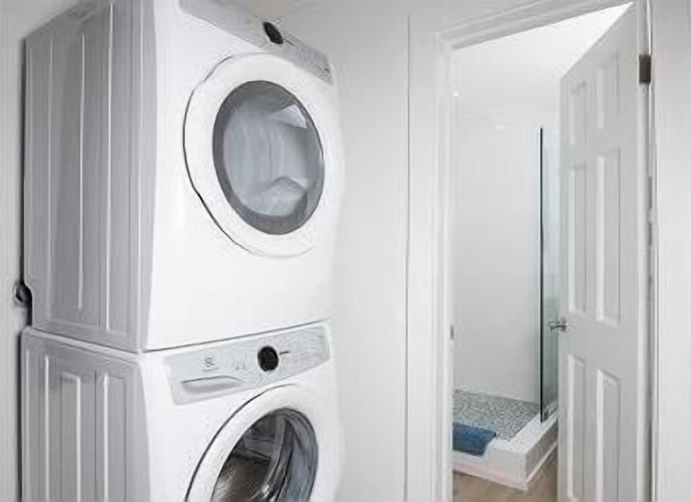 Laughing Bird Studio #7 - Brand New Stylish Apartment, Pool, Bea 1 Bedroom Condo, photo 70