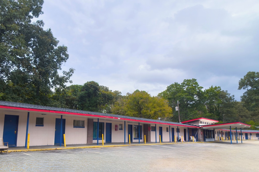 Hotel O Heart of Dixie Dadeville AL HWY 280
