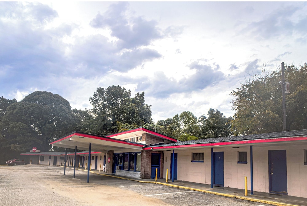 Hotel O Heart of Dixie Dadeville AL HWY 280