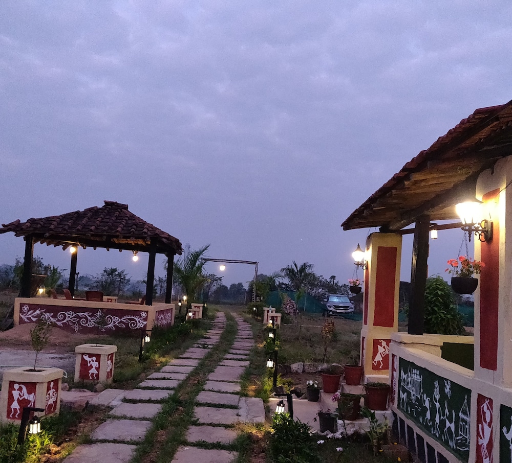 JAMTARA FARMSTAY pench tiger reserve