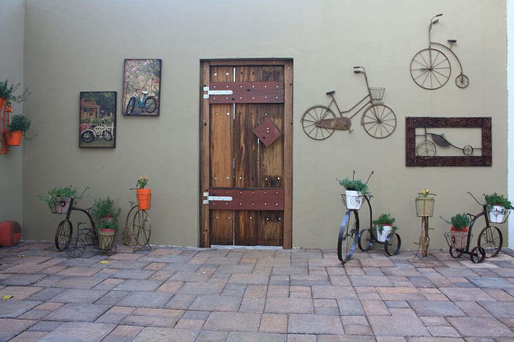 De Stallen Guesthouse
