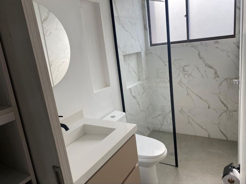 Apto Ph Remodelado, Amoblado Sta Barbara 1 Alcoba view 4