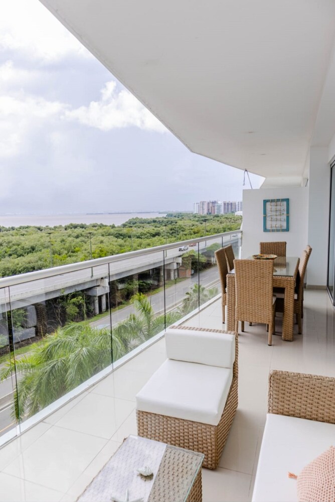 1ME-6 APARTAMENTO FRENTE AL MAR CON WIFI view 5