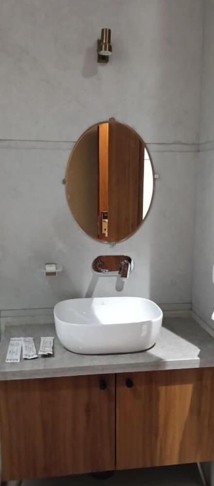 Hotel Tanishka INN