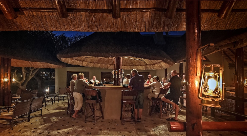 Nyati Safari Lodge