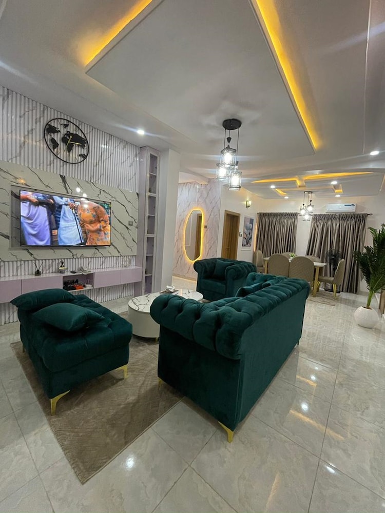La Veda Manor Luxury Apartment