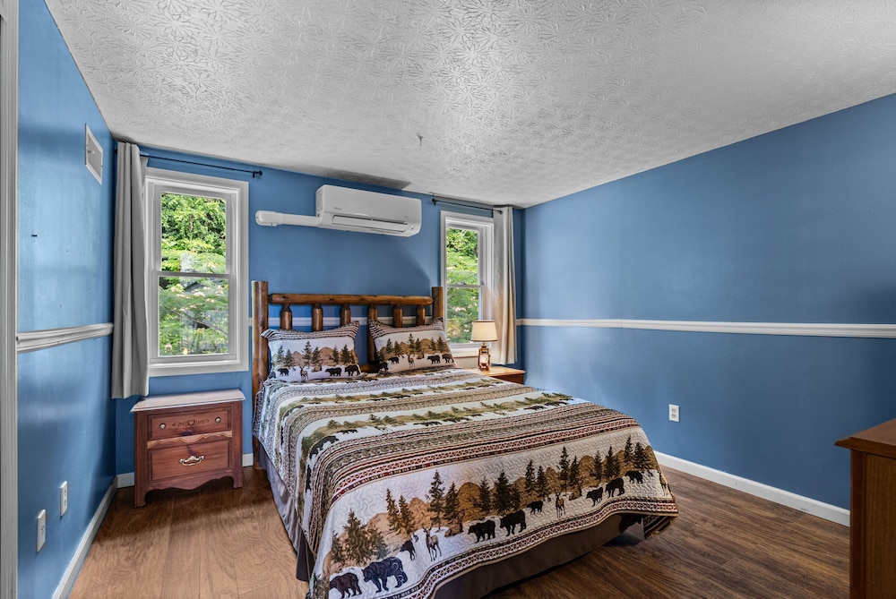 Smoky Everest 4 Bedroom Chalet