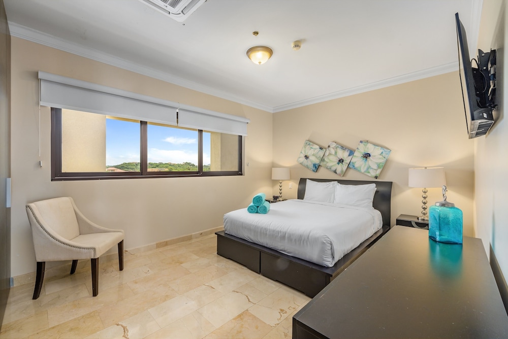 Palm Aruba Condos