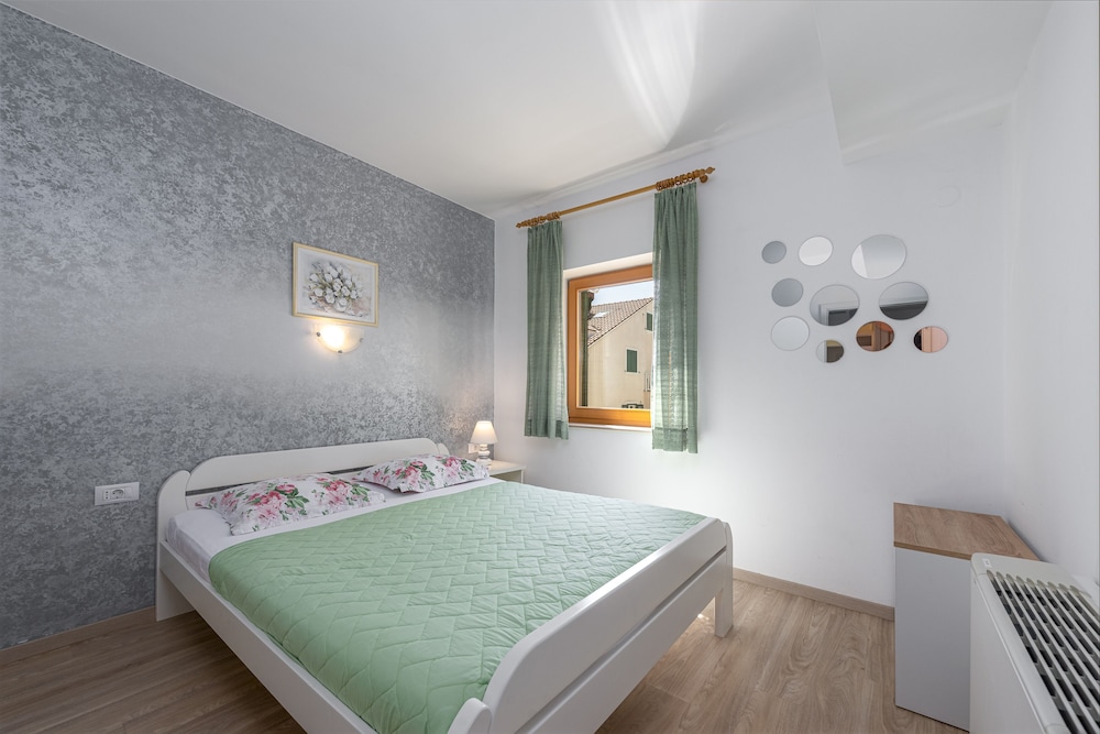 Cina Apartments
