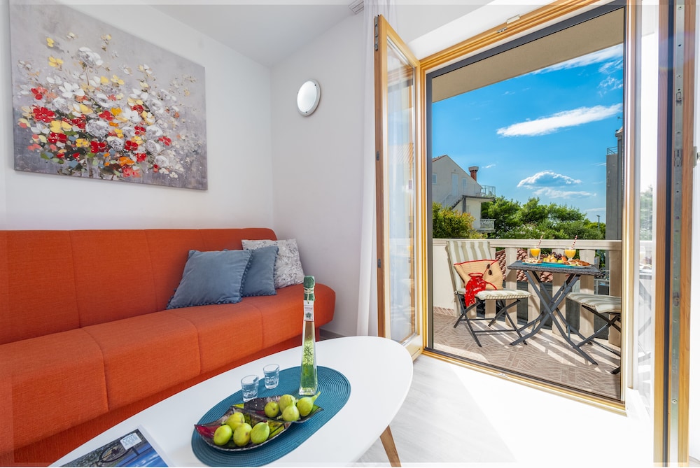 Cina Apartments