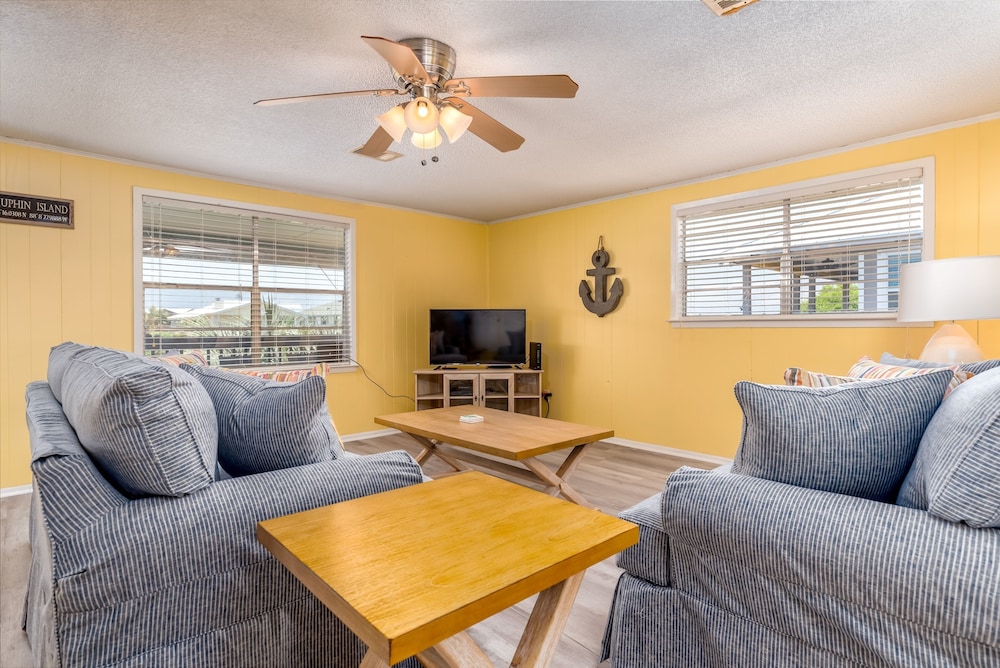 Casa Azul - 315 Port Royal 3 Bedroom Home by RedAwning