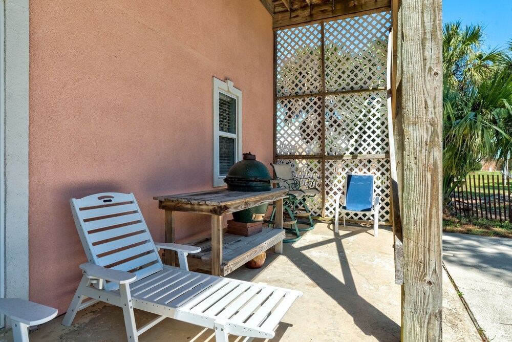 Breezy Decks - 601 Hernando Pl 4 Bedroom Home
