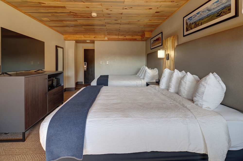 State Game Lodge at Custer State Park Resort