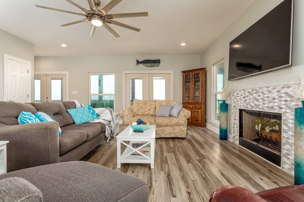 Chillax - 2810 Bienville Blvd 5 Bedroom Home by RedAwning view 2