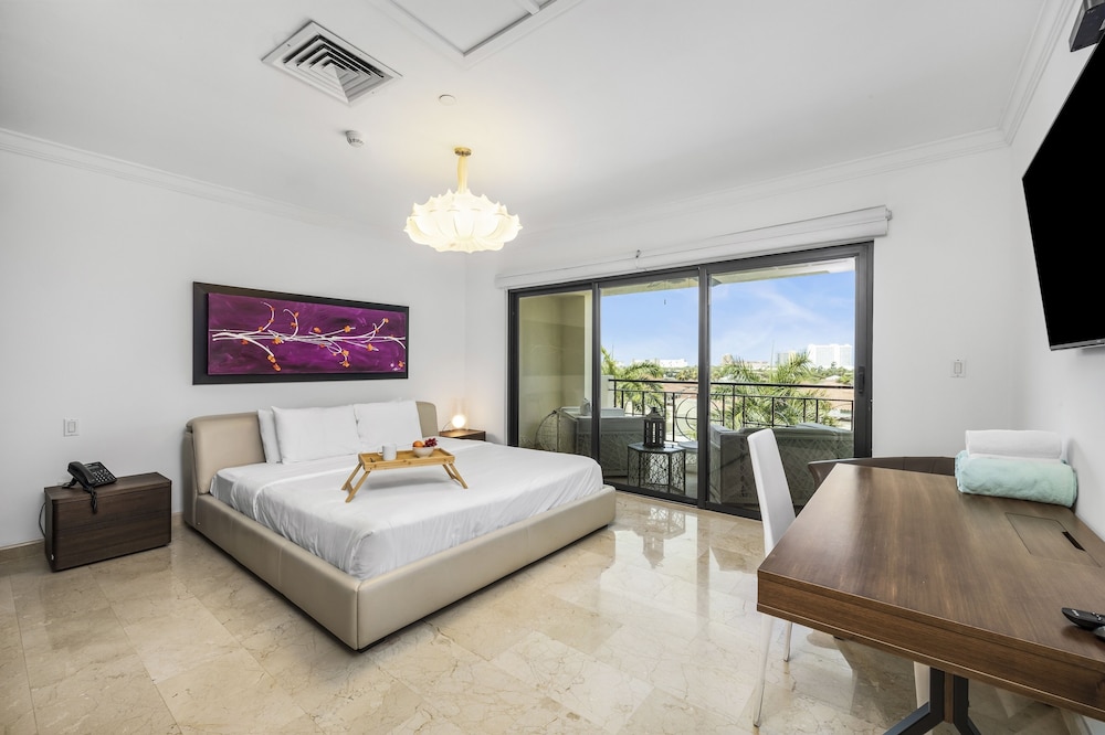 Palm Aruba Condos