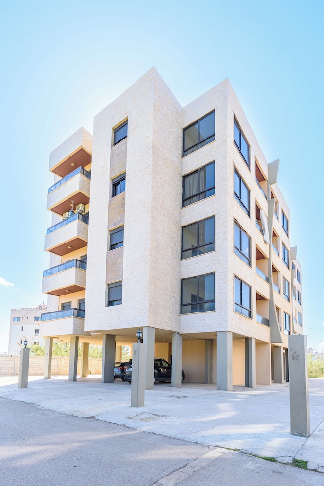 Polka 2BR Apartment in Batroun