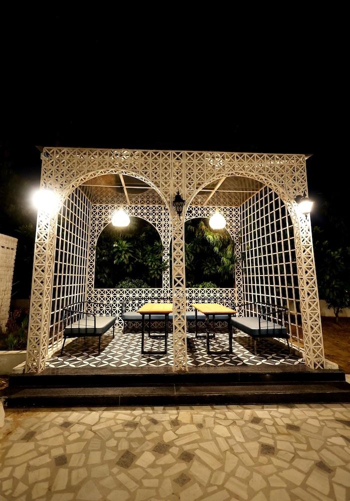 Hari Mahal Resort