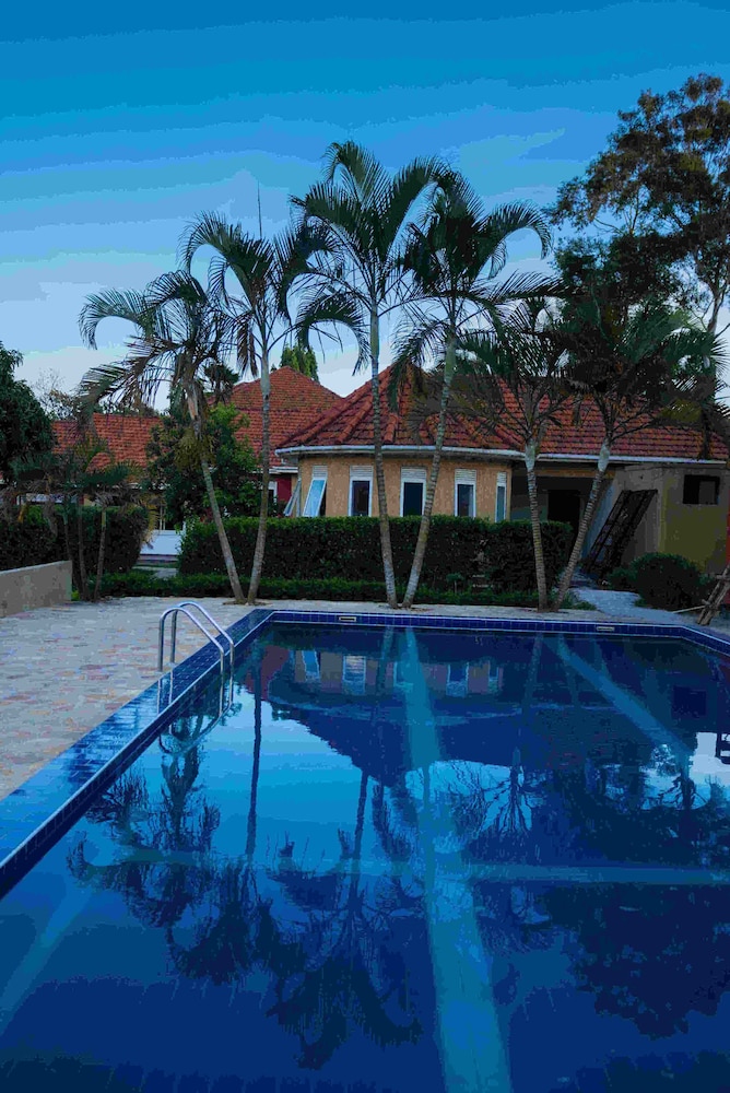 Lucian Cottages