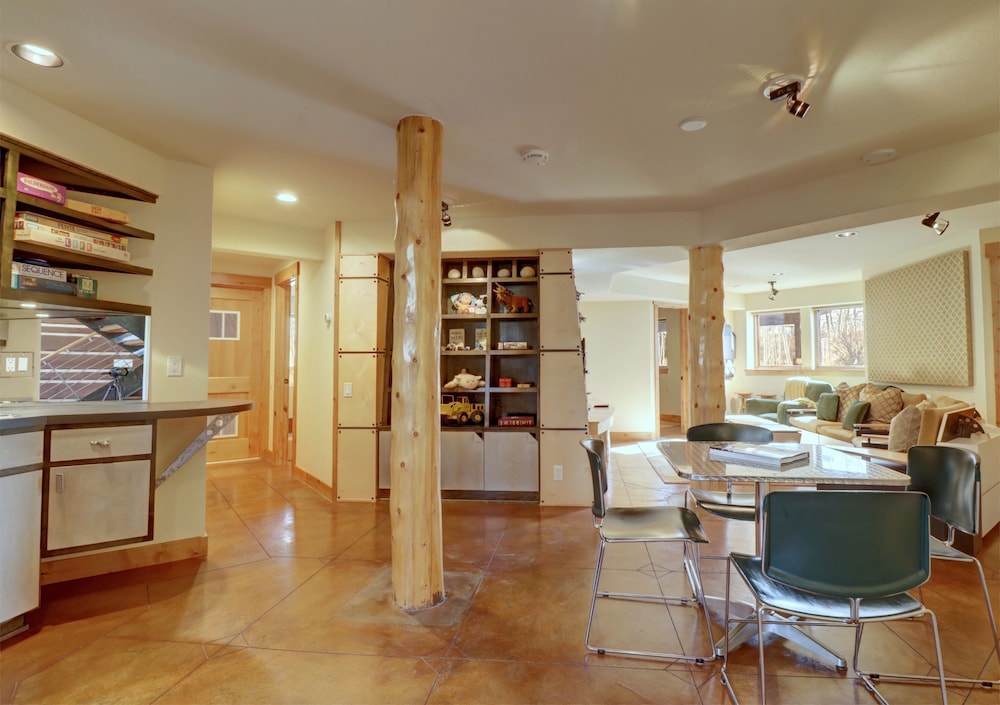 11 Stormwatch Circle 4br 3.5ba 4 Bedroom Home