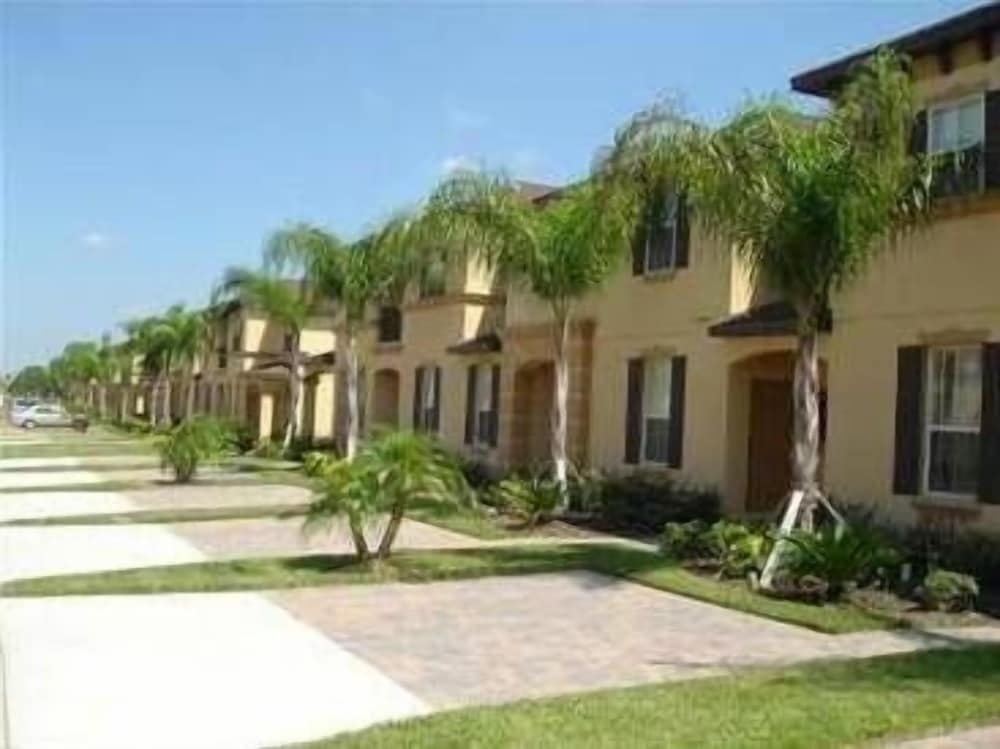 Villas At Regal Palms