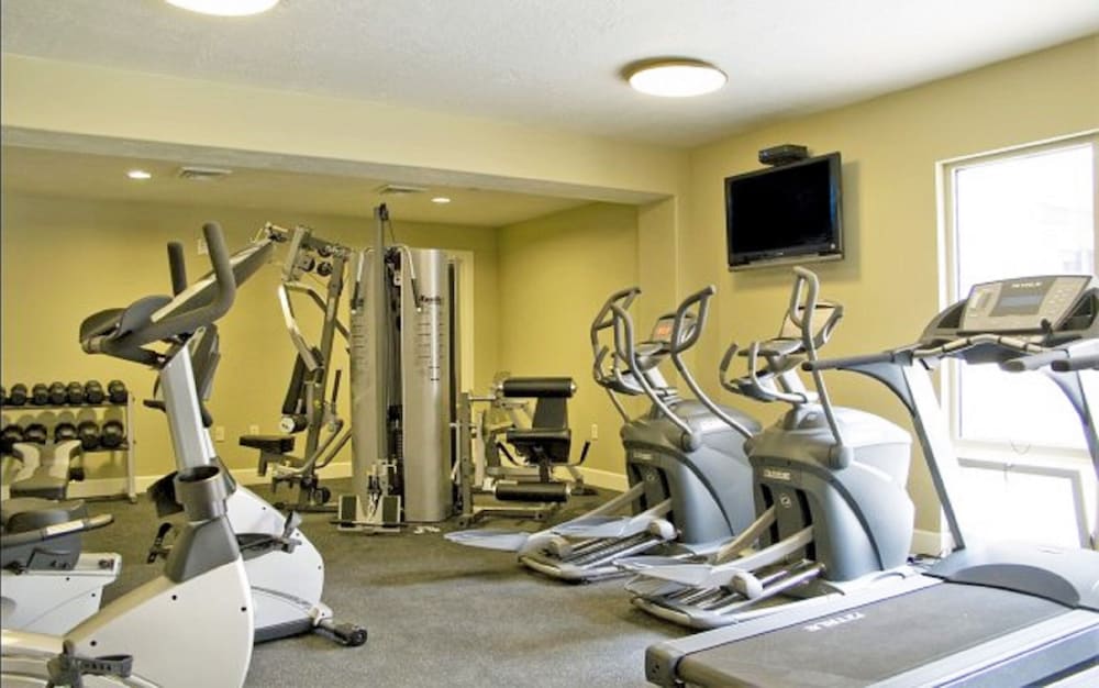 Condo Near Convention Center Sleeps 9