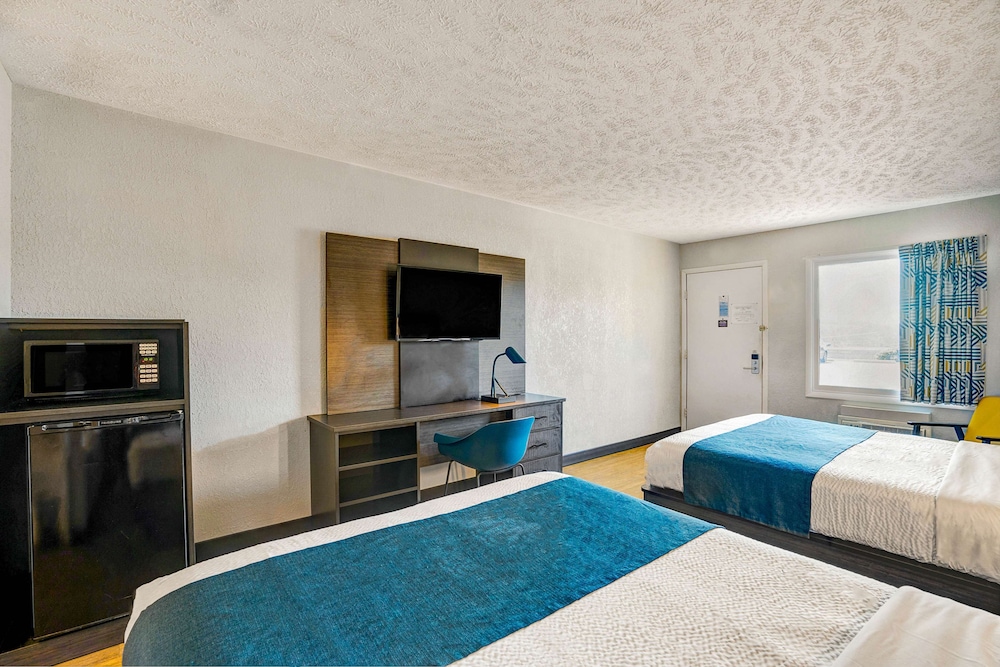 Hillsville Vacations - Motel 6 Hillsville, VA - Property Image 9